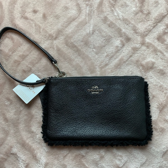 •Beautiful• Coach Large Leather Wristlet  Fur Trim - Picture 6 of 6